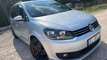 VOLKSWAGEN Touran