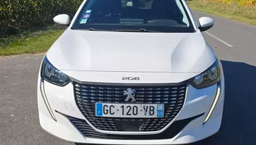 PEUGEOT 208