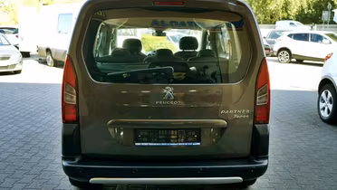 PEUGEOT Partner