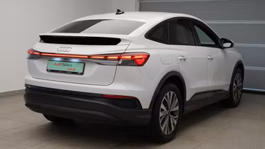 AUDI Q4