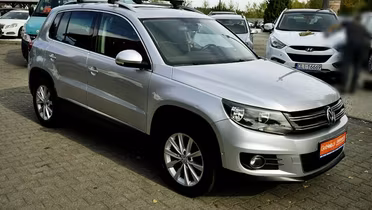 VOLKSWAGEN Tiguan
