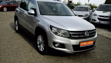 VOLKSWAGEN Tiguan