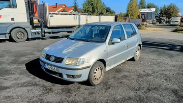VOLKSWAGEN Polo