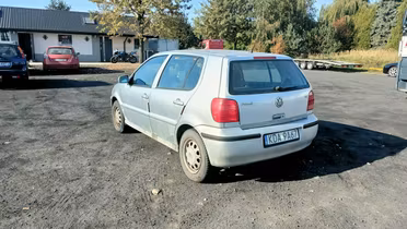 VOLKSWAGEN Polo