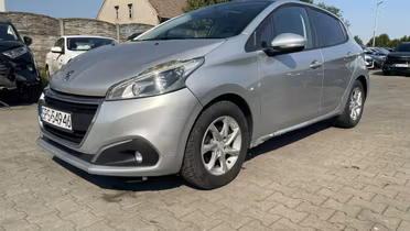 PEUGEOT 208