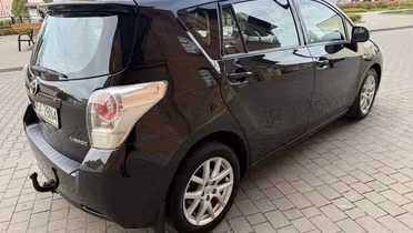 TOYOTA Verso