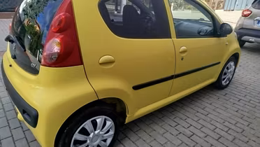 PEUGEOT 107