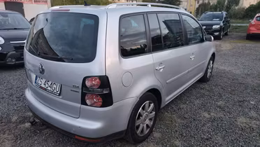 VOLKSWAGEN Touran