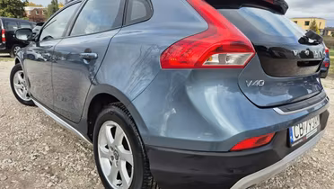 VOLVO V40 Cross Country