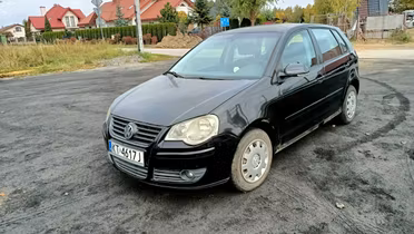 VOLKSWAGEN Polo