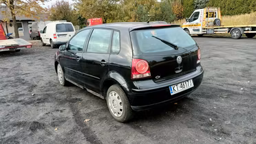 VOLKSWAGEN Polo