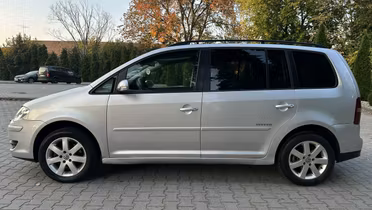 VOLKSWAGEN Touran