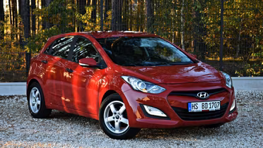 HYUNDAI i30