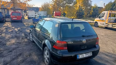 VOLKSWAGEN Golf