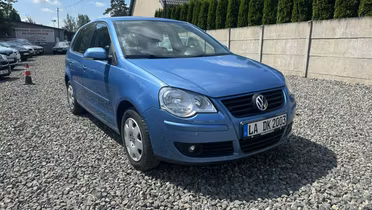 VOLKSWAGEN Polo
