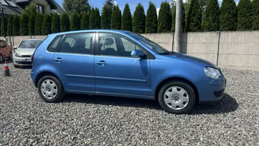 VOLKSWAGEN Polo