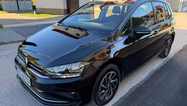 VOLKSWAGEN Golf Sportsvan