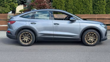 AUDI Q4 Sportback e-tron