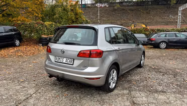 VOLKSWAGEN Golf Sportsvan