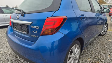 TOYOTA Yaris