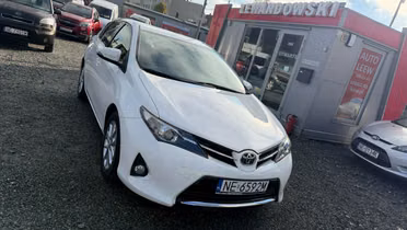 TOYOTA Auris