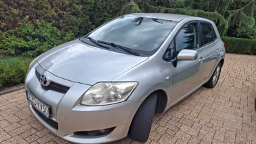 TOYOTA Auris