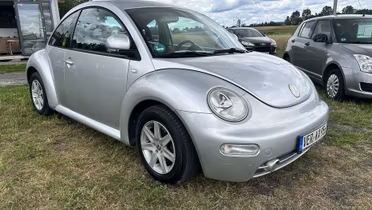 VOLKSWAGEN New Beetle