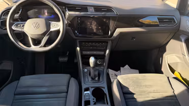 VOLKSWAGEN Touran
