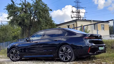 BMW i7