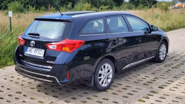 TOYOTA Auris