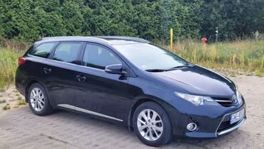 TOYOTA Auris