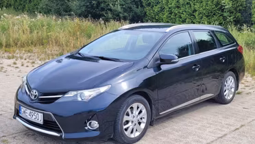 TOYOTA Auris