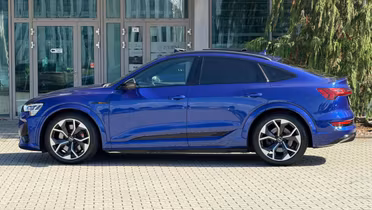 AUDI e-tron Sportback