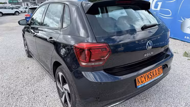 VOLKSWAGEN Polo
