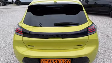 PEUGEOT 208