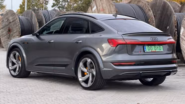 AUDI e-tron