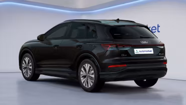 AUDI Q4