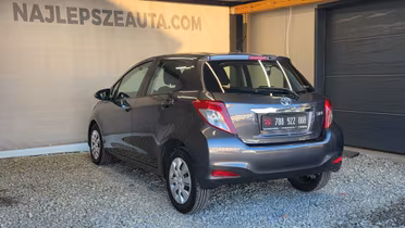 TOYOTA Yaris