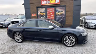 AUDI S8