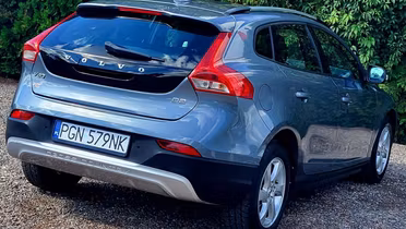 VOLVO V40 Cross Country
