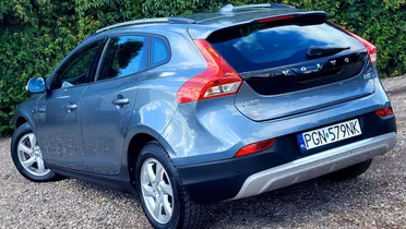 VOLVO V40 Cross Country