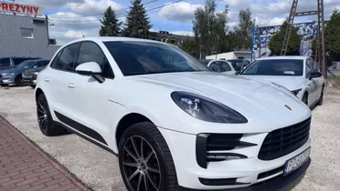 PORSCHE Macan