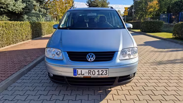 VOLKSWAGEN Touran