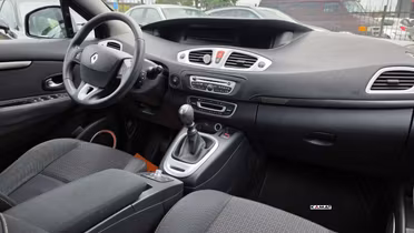 RENAULT Grand Scenic