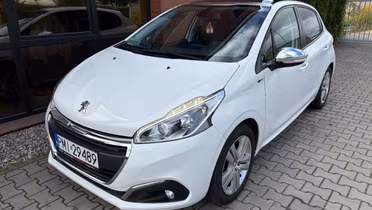PEUGEOT 208