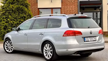 VOLKSWAGEN Passat