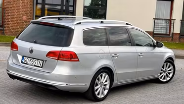 VOLKSWAGEN Passat