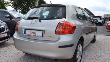 TOYOTA Auris