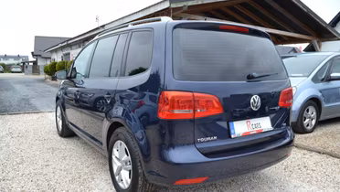 VOLKSWAGEN Touran