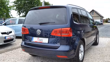 VOLKSWAGEN Touran